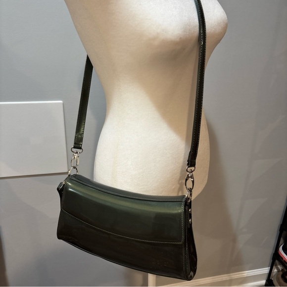 Elegant Green Leather Shoulder Bag - Picture 1 of 12